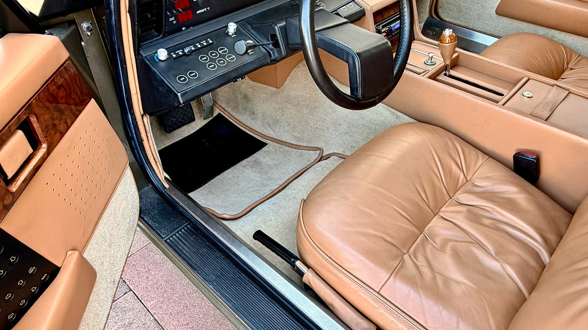 Aston Martin Lagonda (1982)