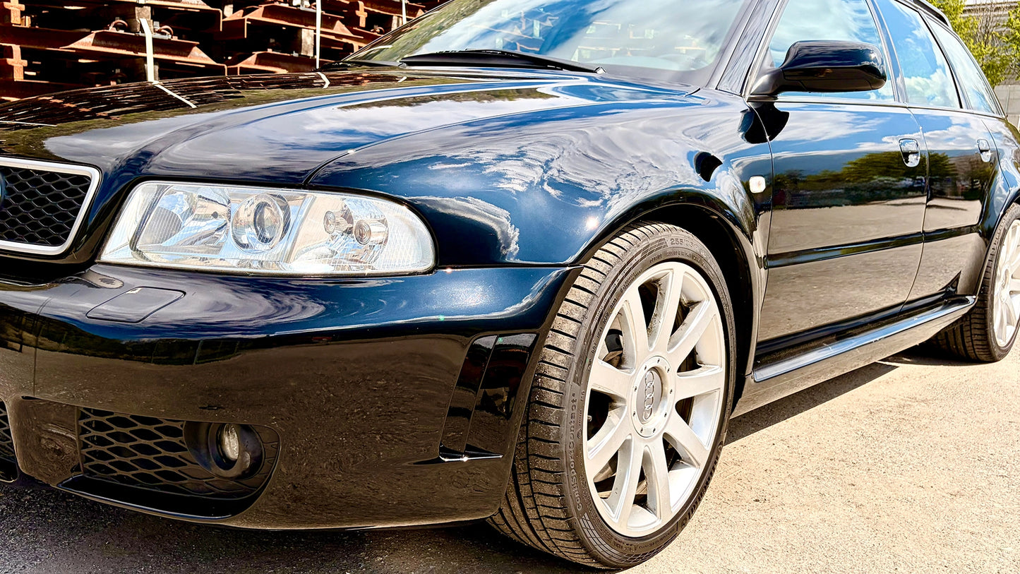 Audi RS4 Avant Quattro (2001)