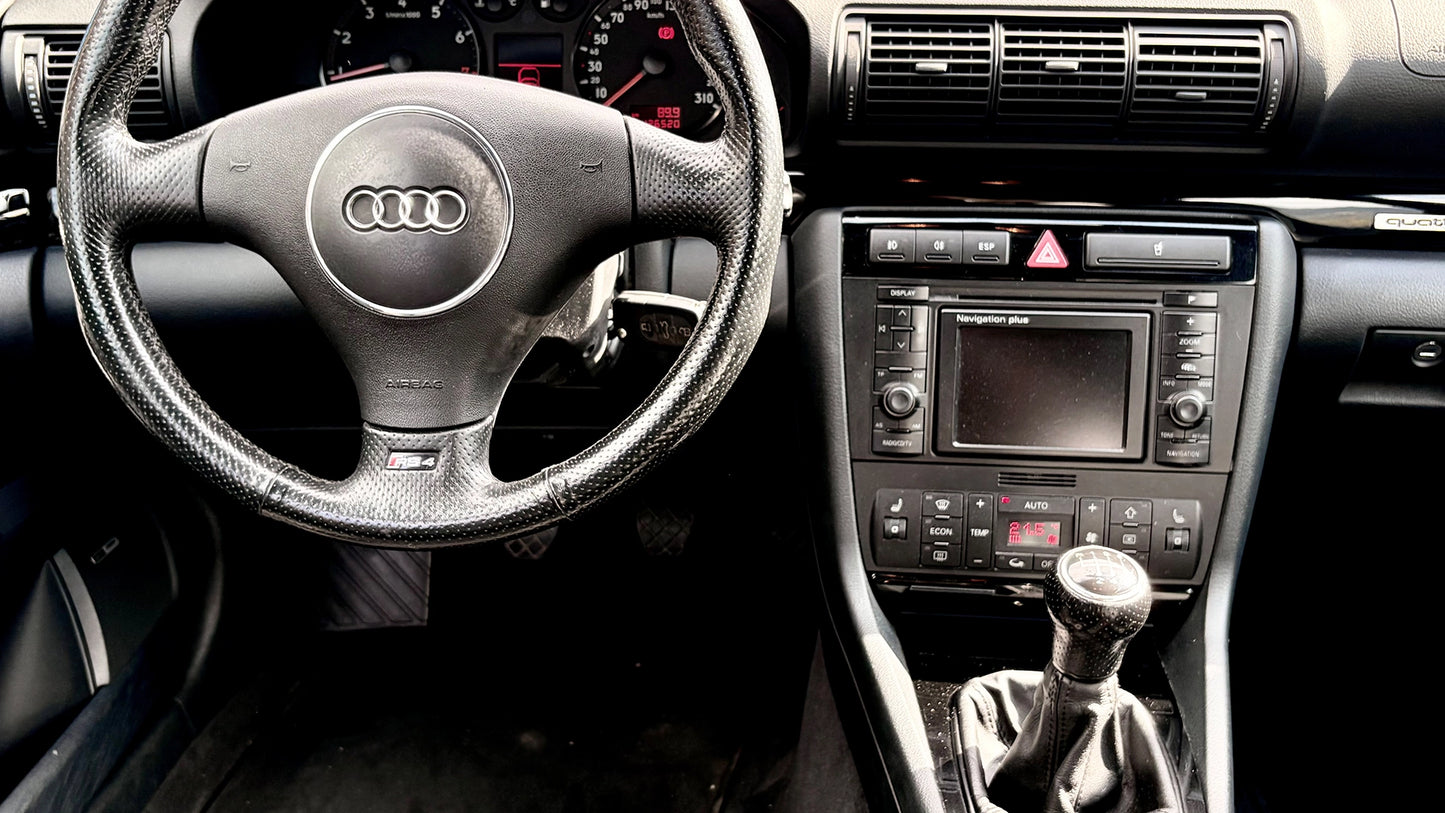 Audi RS4 Avant Quattro (2001)