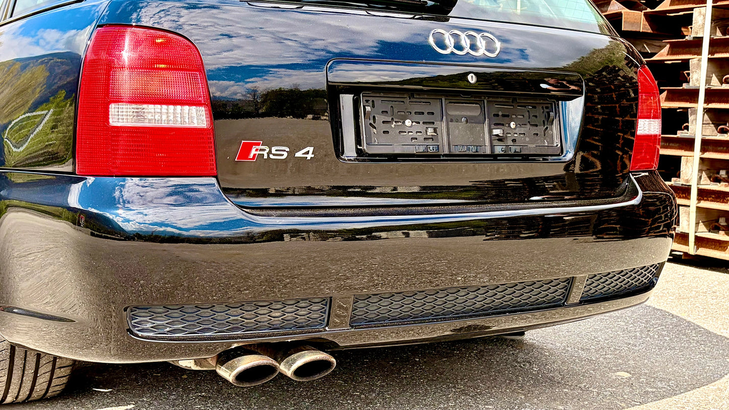 Audi RS4 Avant Quattro (2001)