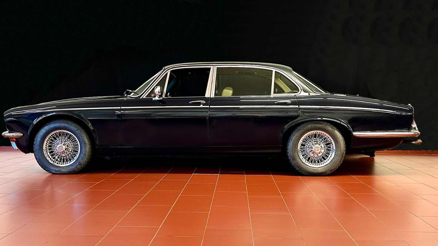 Daimler Double Six (1978)