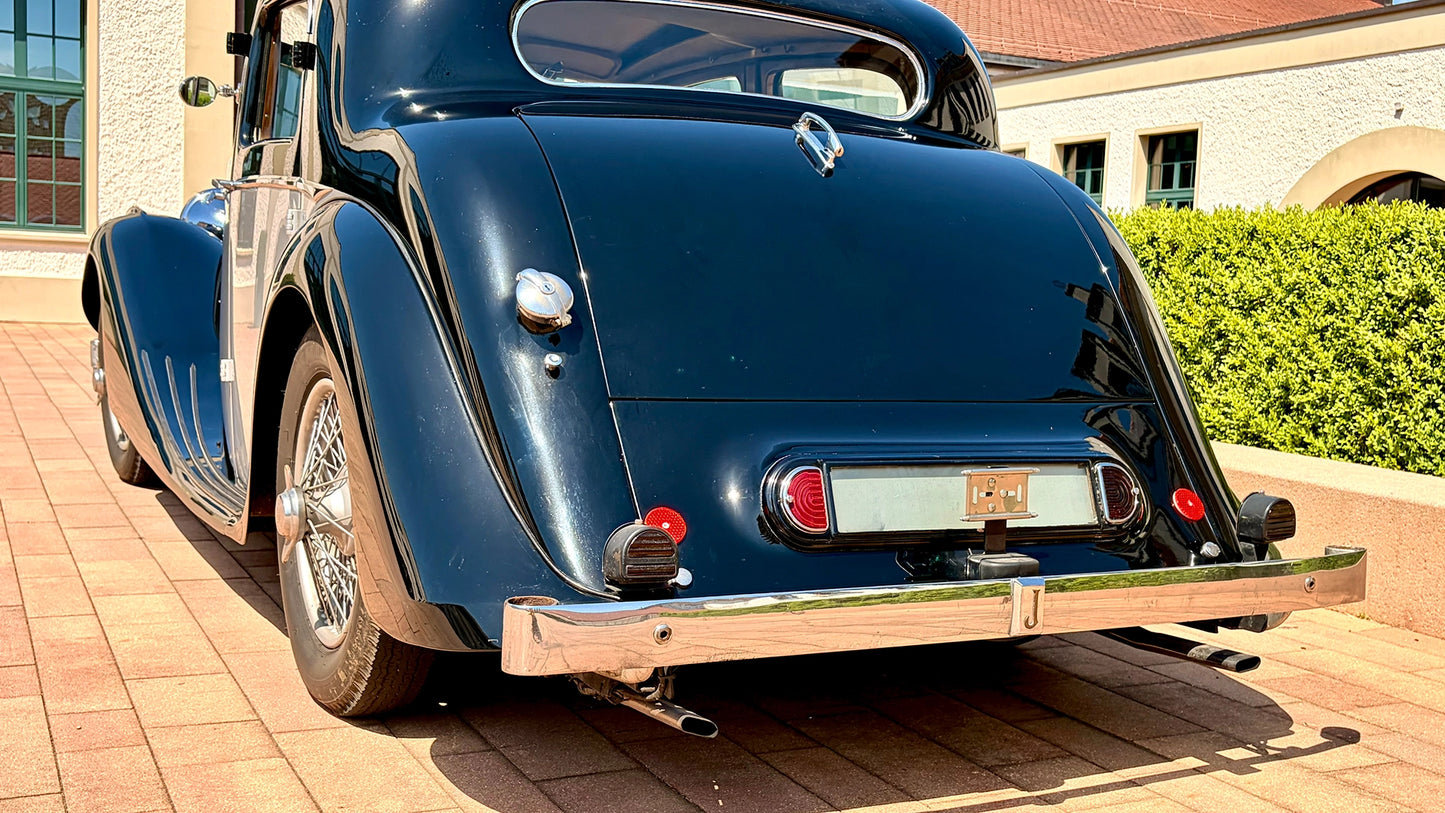 Jaguar 2 1/2 Litre Saloon (1948)