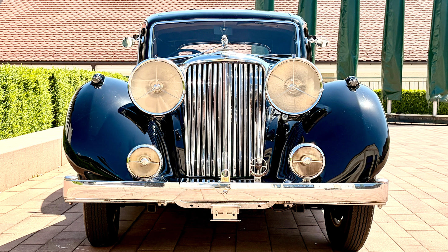 Jaguar 2 1/2 Litre Saloon (1948)
