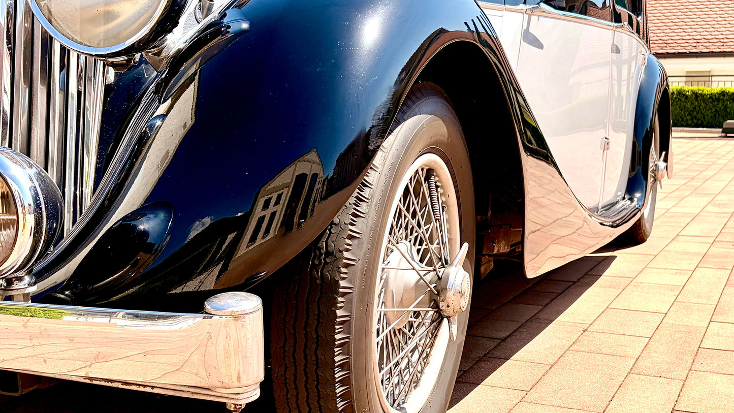 Jaguar 2 1/2 Litre Saloon (1948)