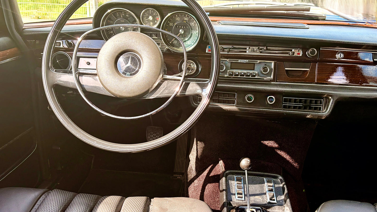 Mercedes-Benz 300 SEL 6.3 V8 (1971)