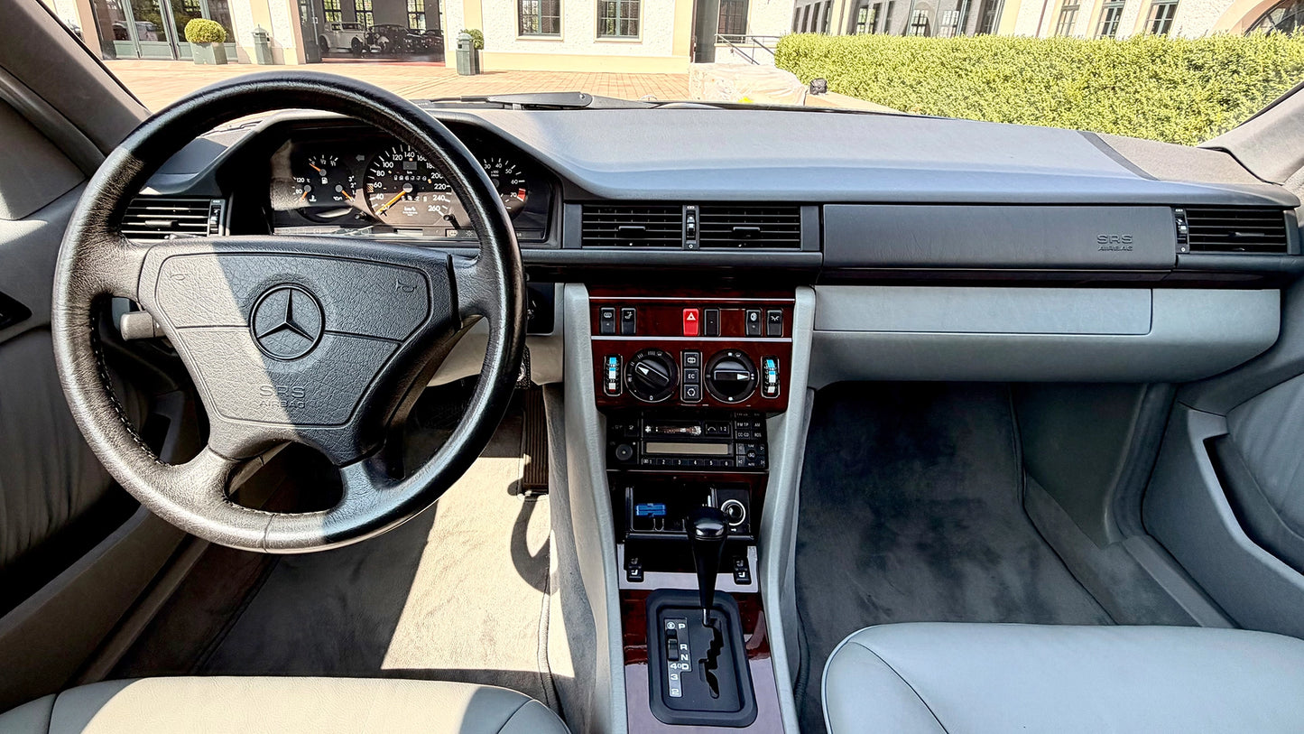 Mercedes-Benz E 320 Coupé (1996)